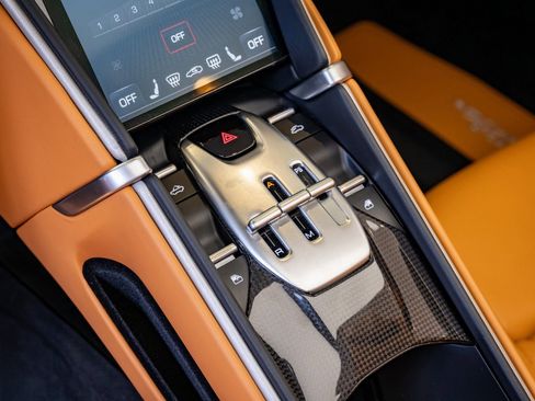 Certified 2024 Ferrari Roma Spider RWD image 17