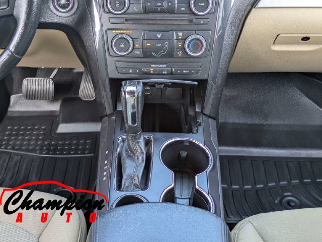 Used 2017 Ford Explorer XLT FWD image 23