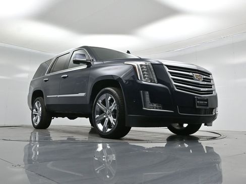 Used 2020 Cadillac Escalade Platinum image 49