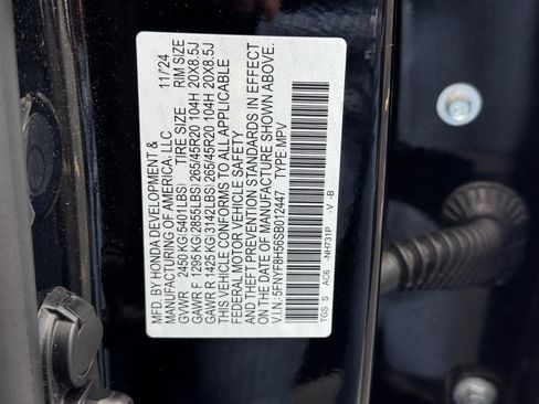Certified 2025 Honda Passport EX-L image 28
