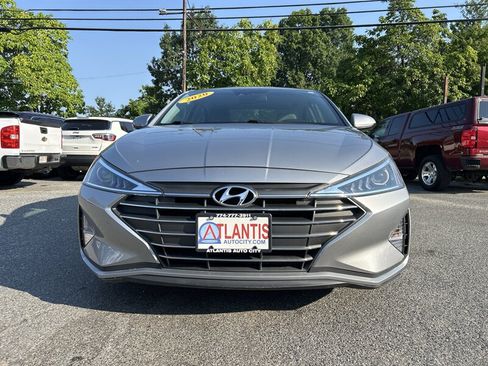 Used 2020 Hyundai Elantra SE w/ Convenience Package (C2) FWD image 2