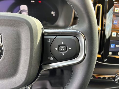 Used 2024 Volvo XC40 Recharge Core w/ Protection Package Premier image 18