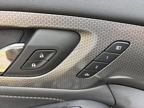 Used 2024 Chevrolet Traverse Premier w/ Redline Edition FWD image 22