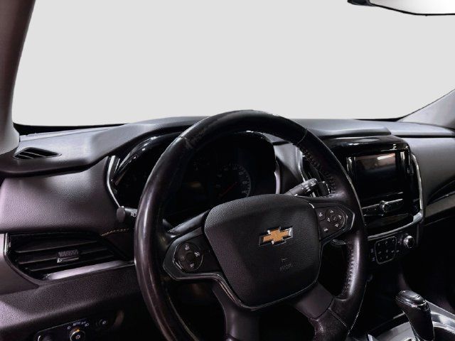 Used 2020 Chevrolet Traverse LT w/ LPO, Blackout Package FWD image 11