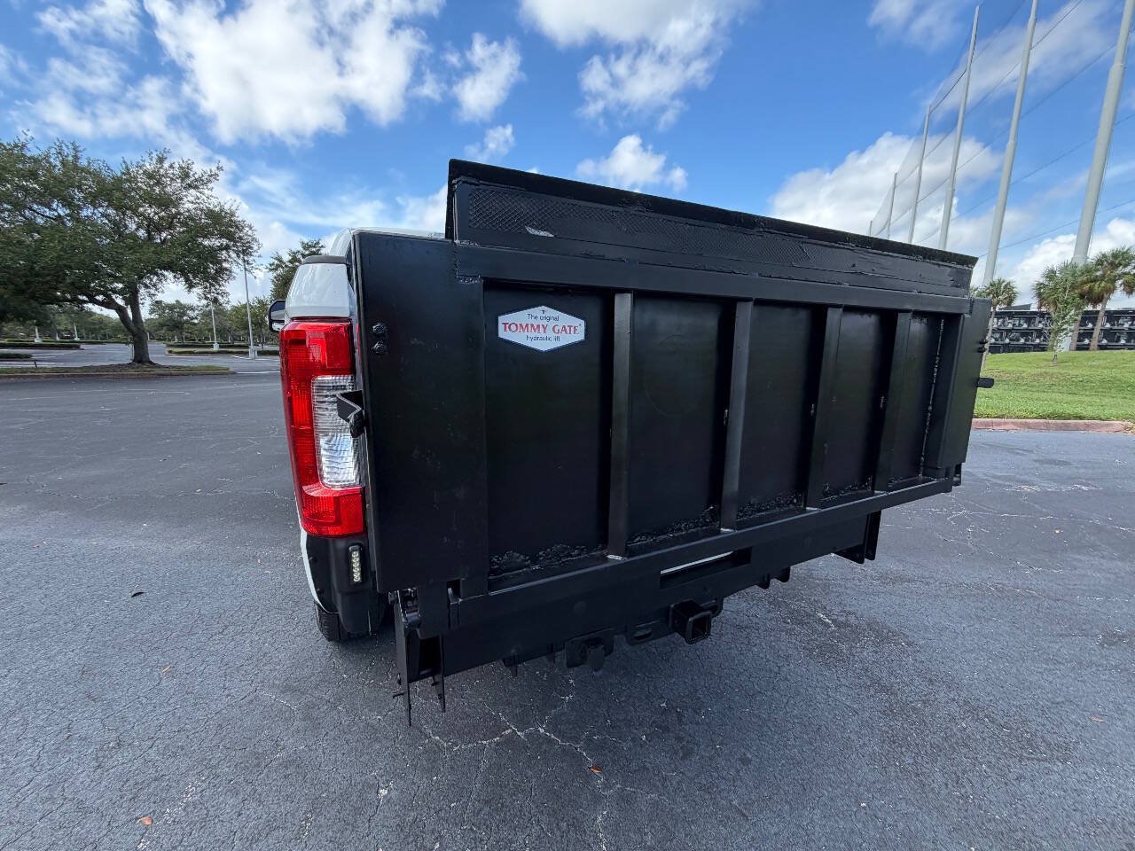 Used 2017 Ford F250 XL w/ Power Equipment Group AWD/4WD image 16