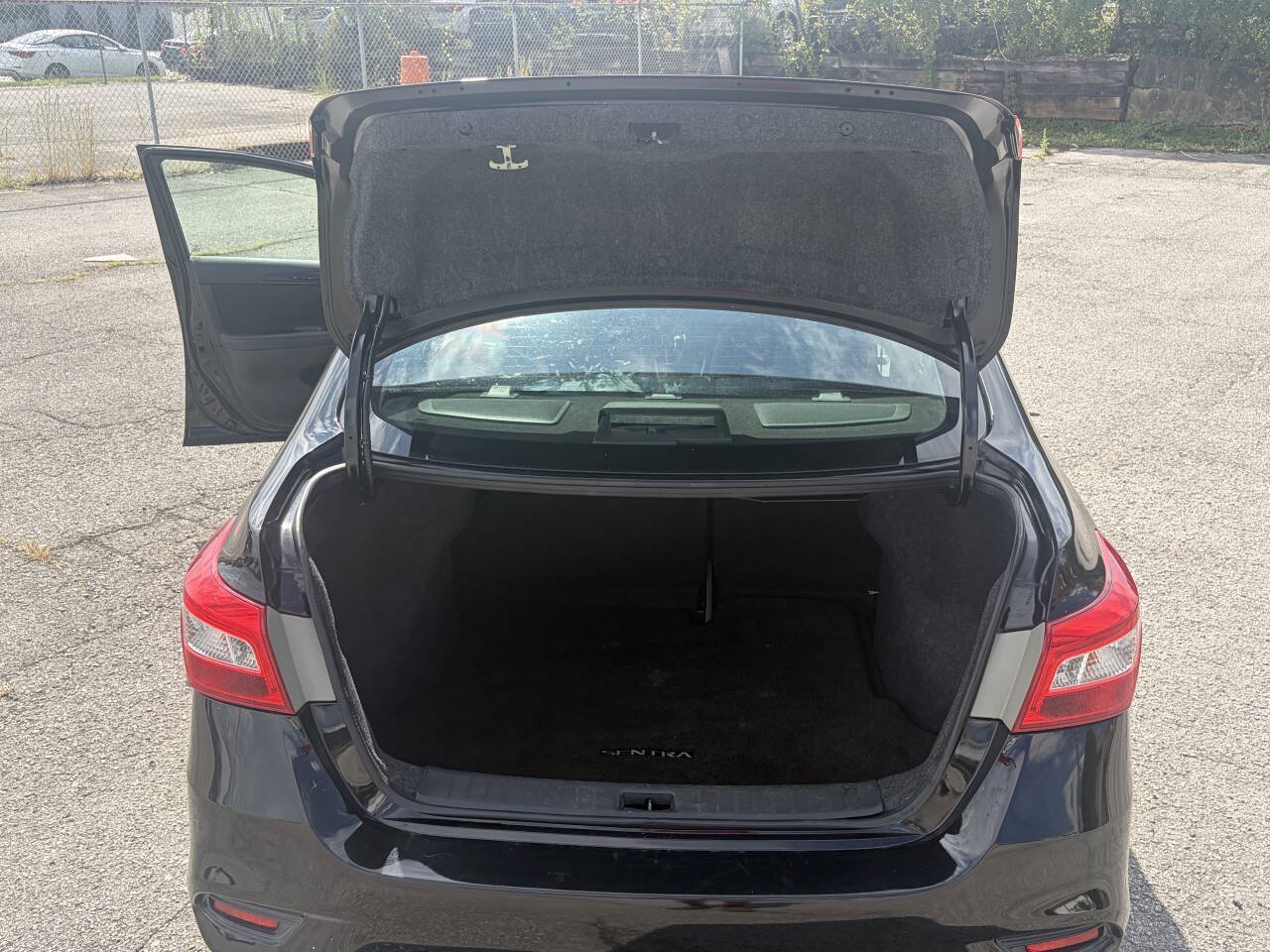 Used 2019 Nissan Sentra SV FWD image 16