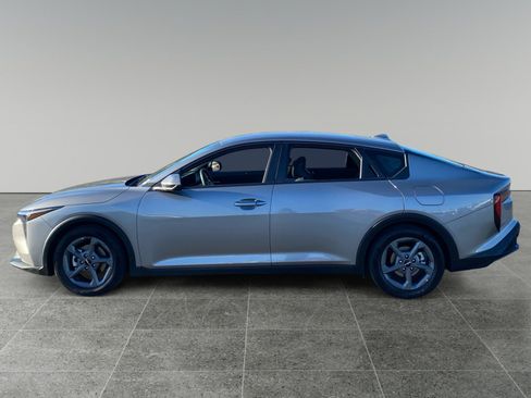 Used 2025 Kia K4 image 2