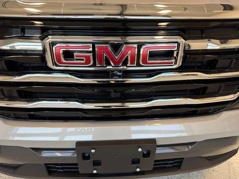 New 2027 GMC Terrain Elevation w/ Technology Package II AWD/4WD image 9