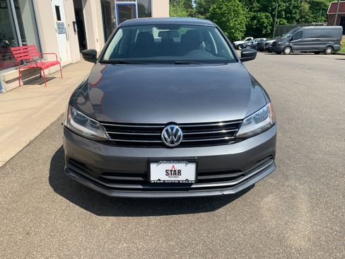 Used 2015 Volkswagen Jetta SE FWD image 2