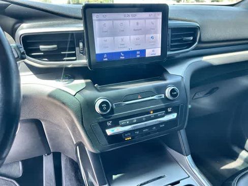 Used 2020 Ford Explorer XLT w/ Equipment Group 202A RWD image 18