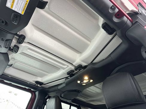 Used 2021 Jeep Wrangler Unlimited Rubicon image 24