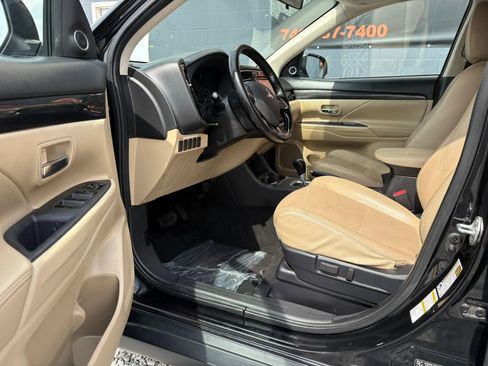 Used 2016 Mitsubishi Outlander SEL image 14