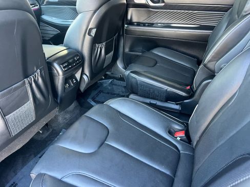 Used 2025 Hyundai Palisade Calligraphy image 5