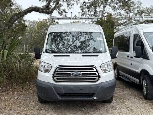 Used 2018 Ford Transit 150 XLT image 3