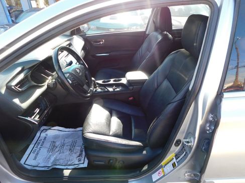 Used 2016 Toyota Avalon XLE FWD image 22