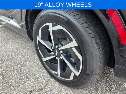 Used 2025 Chevrolet Equinox EV LT image 30