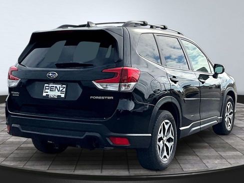 Used 2021 Subaru Forester Premium AWD/4WD image 6