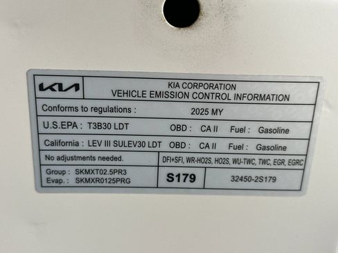 Certified 2025 Kia Sportage SX FWD image 38