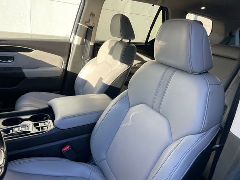 Certified 2025 Honda Pilot EX-L image 25