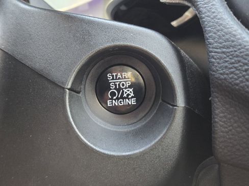 Used 2018 Jeep Compass Latitude w/ Safe & Security Group image 26