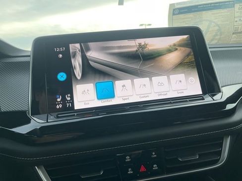 New 2026 Volkswagen Atlas Cross Sport SEL R-Line image 21