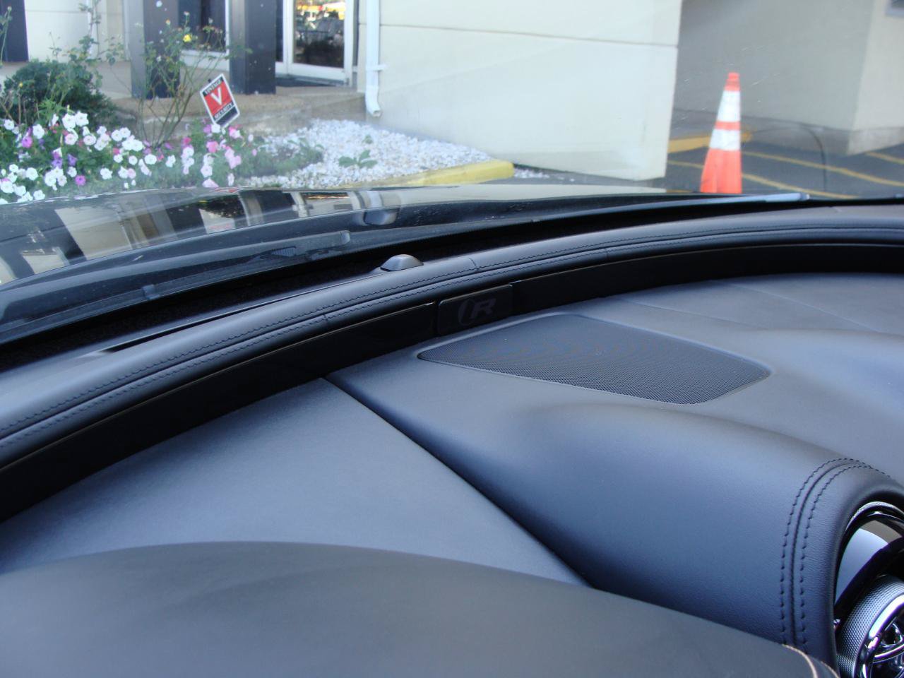 Used 2014 Jaguar XJ R RWD image 36