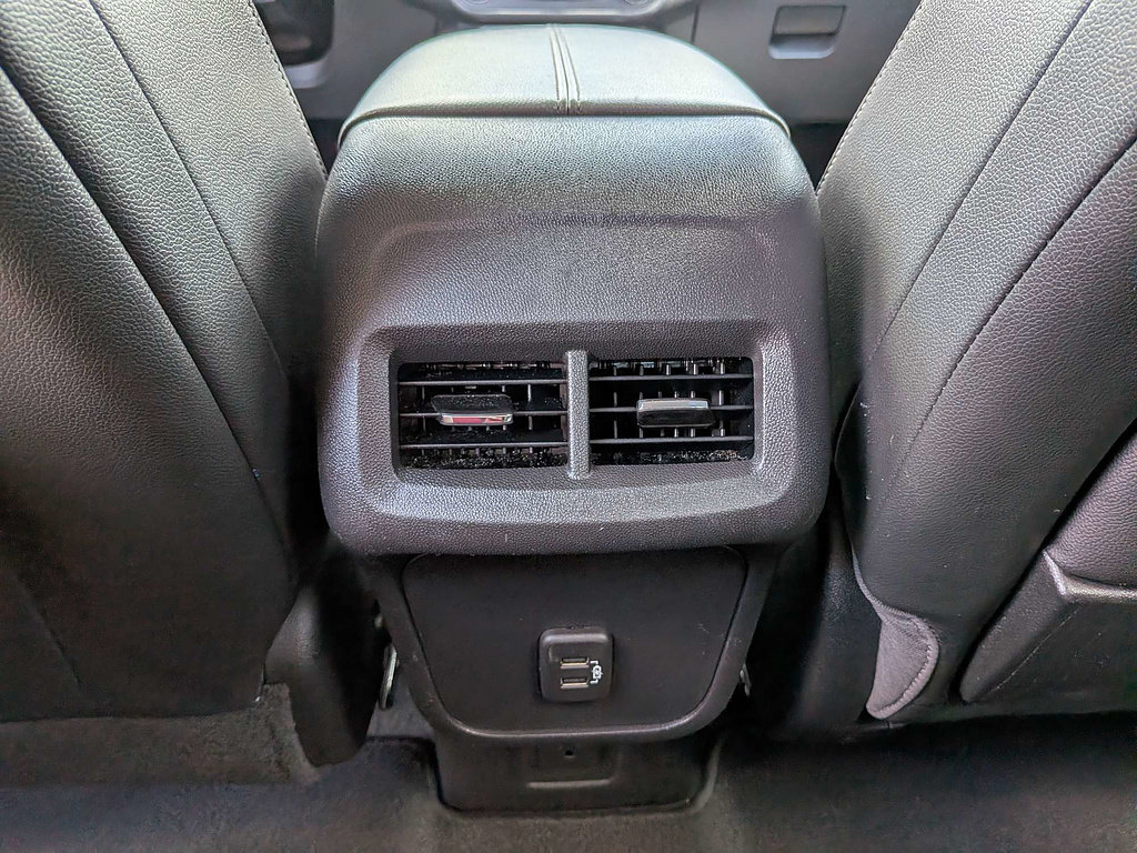 Used 2024 GMC Terrain SLT FWD image 16