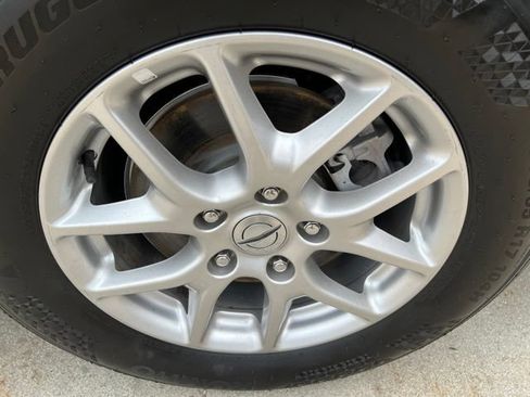 Certified 2024 Chrysler Pacifica Touring-L FWD image 10