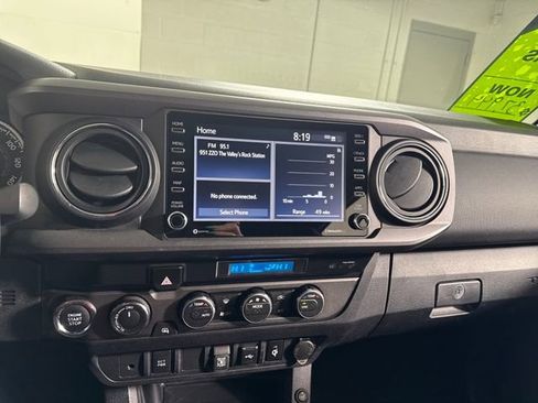 Used 2023 Toyota Tacoma TRD Sport AWD/4WD image 40
