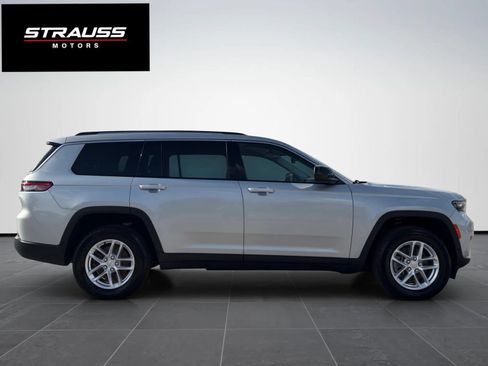 Used 2023 Jeep Grand Cherokee L Laredo AWD/4WD image 5