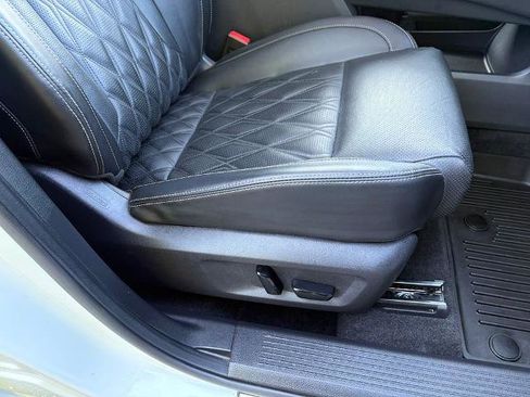 Certified 2022 Nissan Rogue Platinum w/ Head-Up Display Package image 23