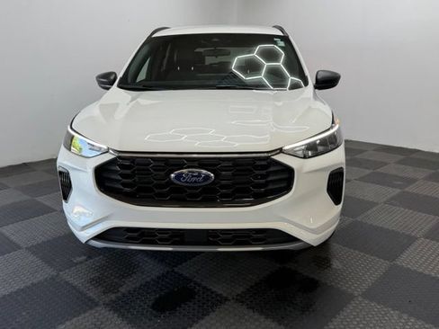 Used 2024 Ford Escape ST-Line w/ Tech Pack #1 FWD image 3