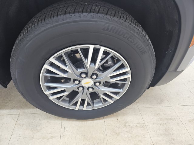 Used 2026 Chevrolet Traverse LT FWD image 10