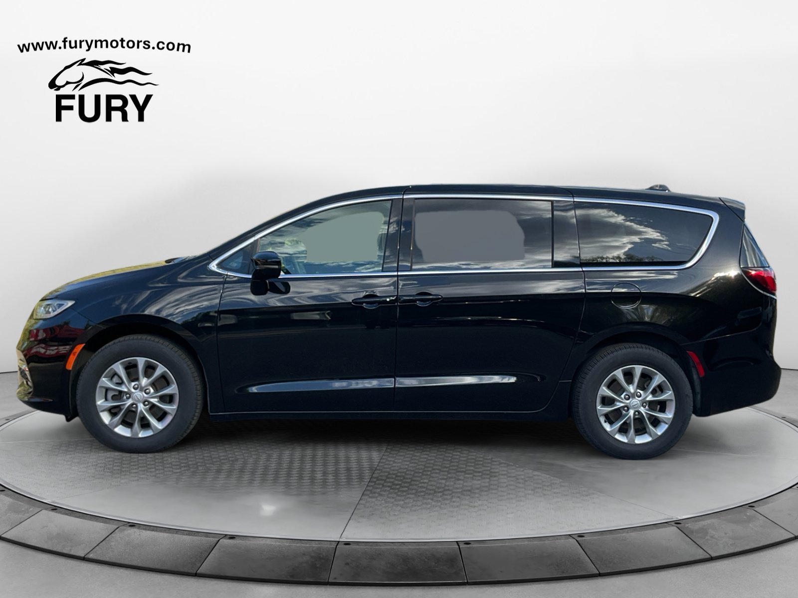 Used 2025 Chrysler Pacifica Select AWD/4WD image 7