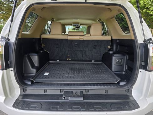 Used 2020 Toyota 4Runner SR5 Premium image 18