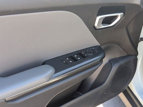 Used 2025 Kia K4 LXS image 13