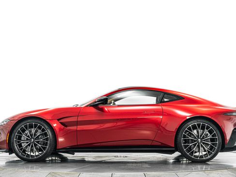 Used 2023 Aston Martin V8 Vantage Coupe RWD image 6