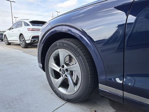 New 2026 Genesis GV70 2.5T Advanced image 19