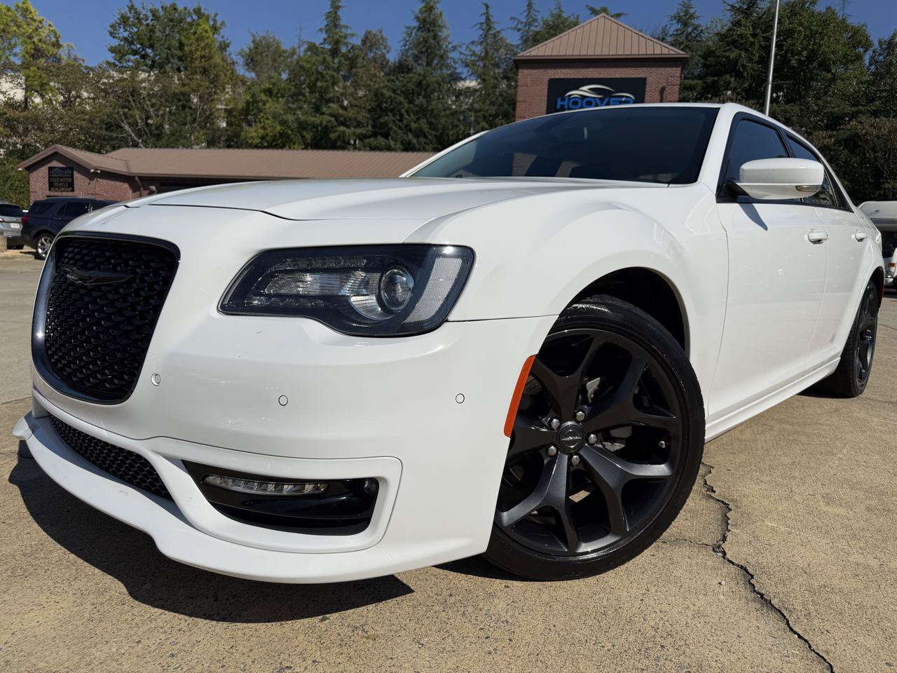 Used 2023 Chrysler 300 Touring L w/ Comfort Group RWD image 1