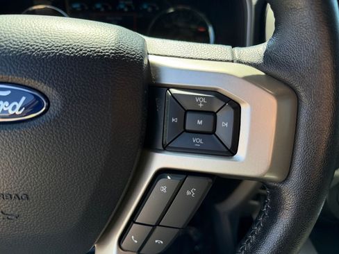 Used 2020 Ford F150 Lariat w/ Equipment Group 502A Luxury AWD/4WD image 16