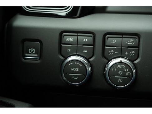 New 2026 GMC Sierra 2500 AT4 w/ AT4 Premium Plus Package AWD/4WD image 32