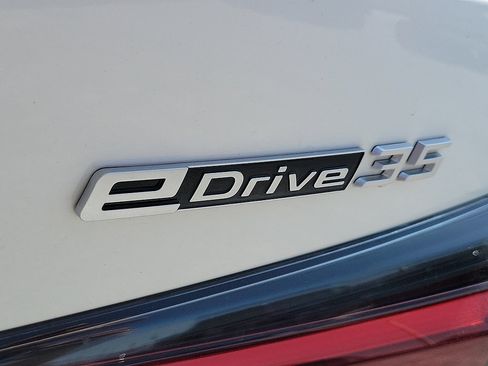 Used 2024 BMW i4 eDrive35 w/ Convenience Package RWD image 8