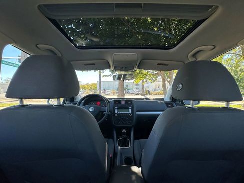 Used 2008 Volkswagen Rabbit S image 10