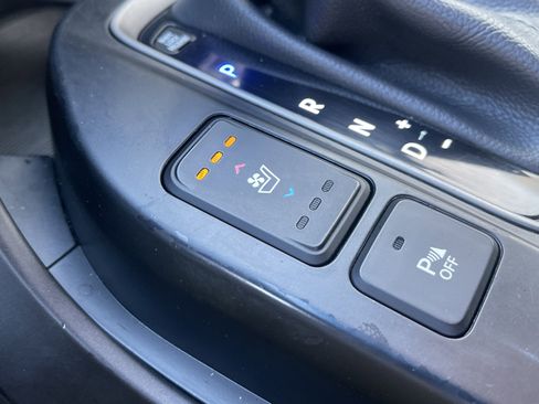 Used 2017 Hyundai Santa Fe Sport w/ 2.4L Tech Package 04 image 25