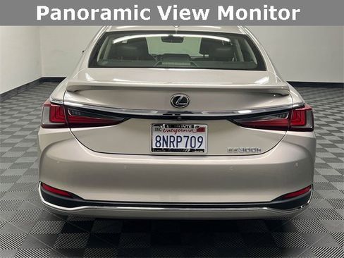 Used 2019 Lexus ES 300h w/ Luxury Package image 7