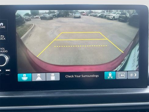 Used 2023 Honda Pilot Touring image 14