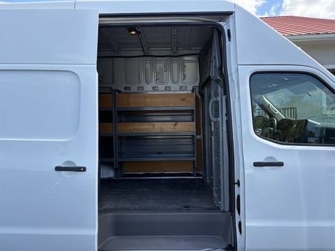 Used 2018 Nissan NV 2500 SV image 27