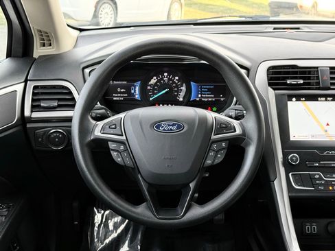 Used 2019 Ford Fusion SE FWD image 26