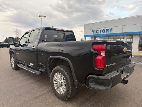Used 2022 Chevrolet Silverado 2500 High Country image 8