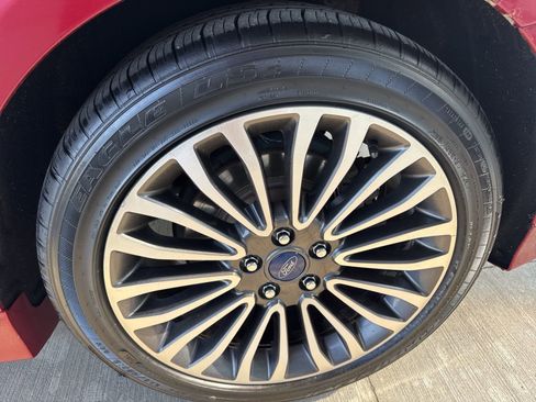 Certified 2018 Ford Fusion SE w/ Fusion SE Technology Package image 18